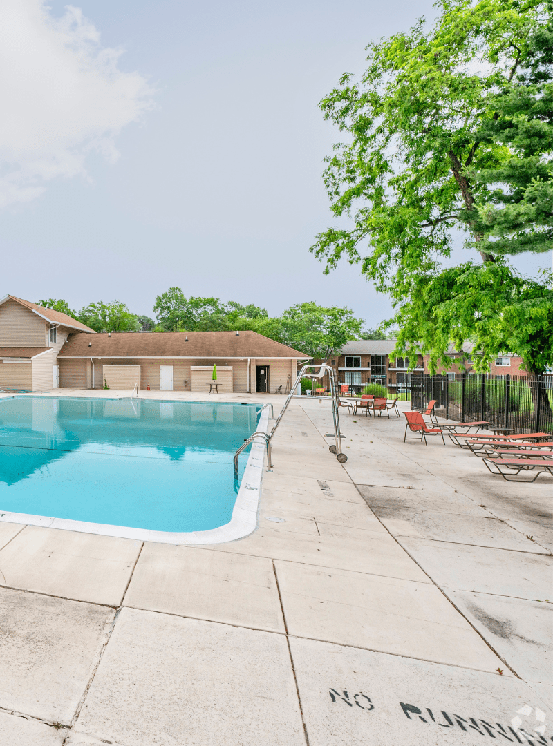 Apartments with Swimming Pool